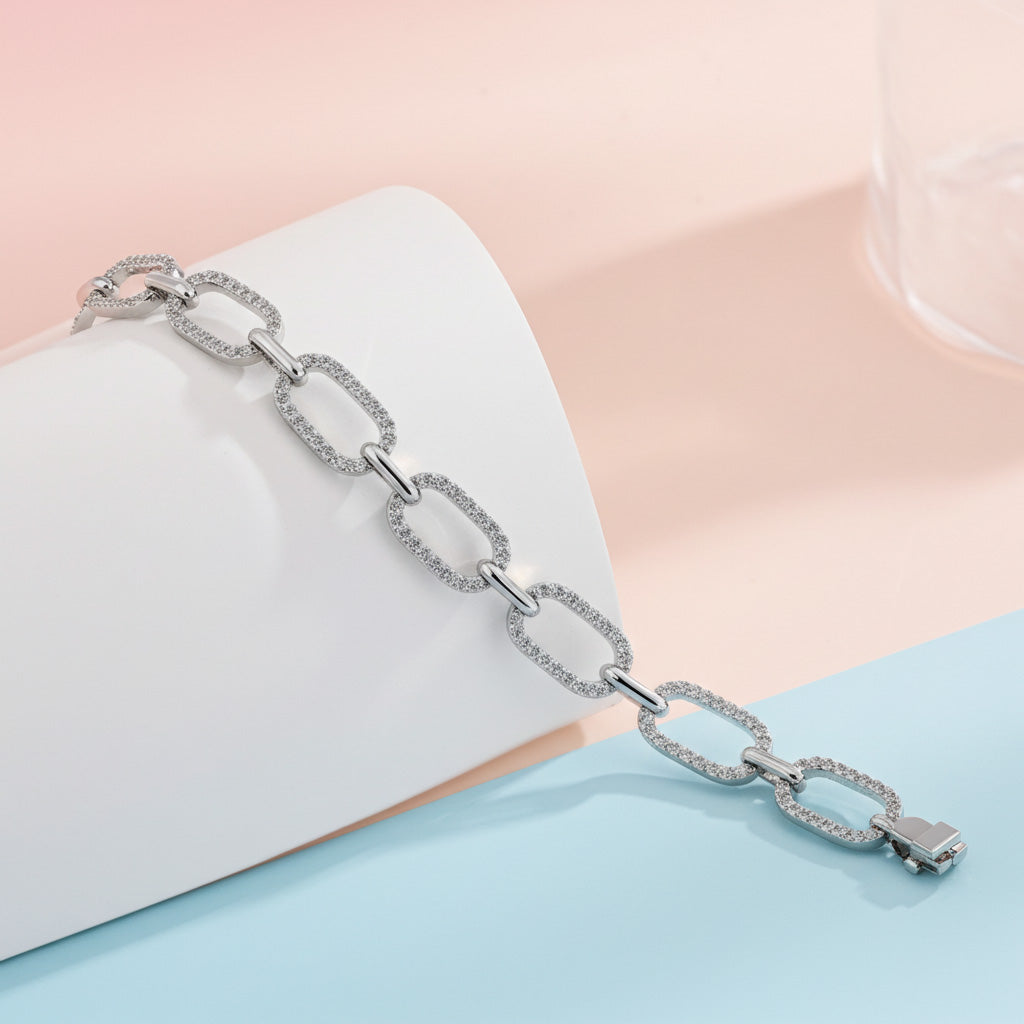 The Astrid - Pavé Open Oval Link Diamond Bracelet
