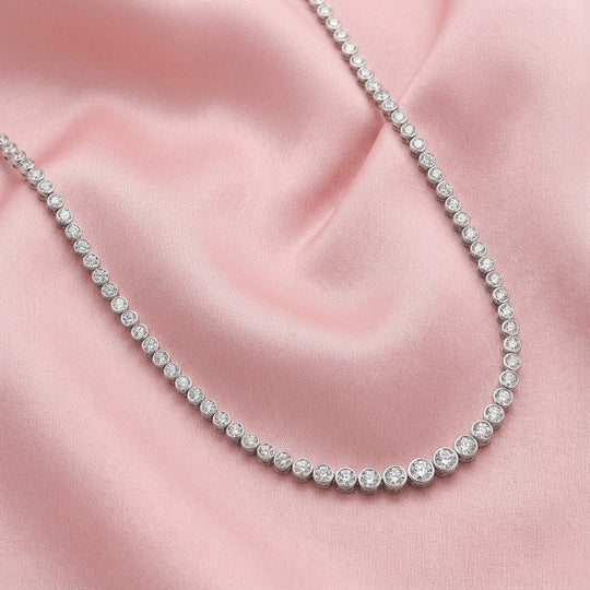 Sigrún’s Embrace – Graduated Diamond Bezel Necklace